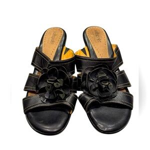Softspots Flower Black Leather Slip On Mule Heel Wedge Sandal Size 8